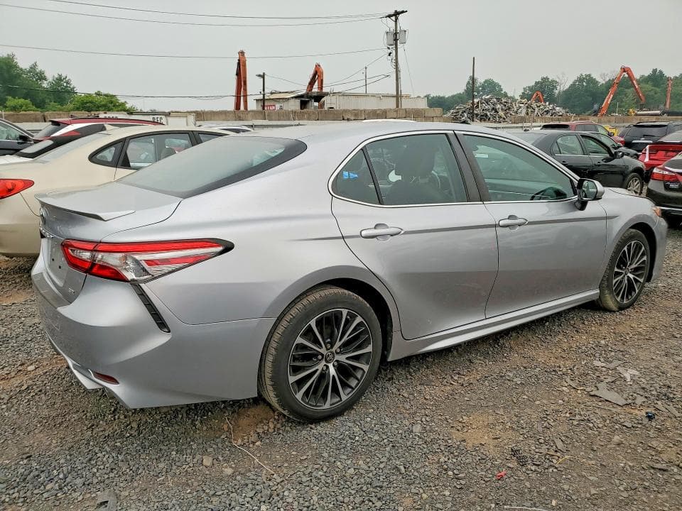 2018 TOYOTA CAMRY SE SE 3