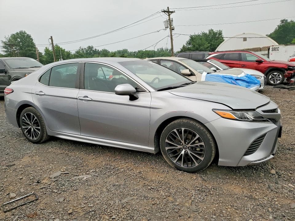 2018 TOYOTA CAMRY SE SE 4