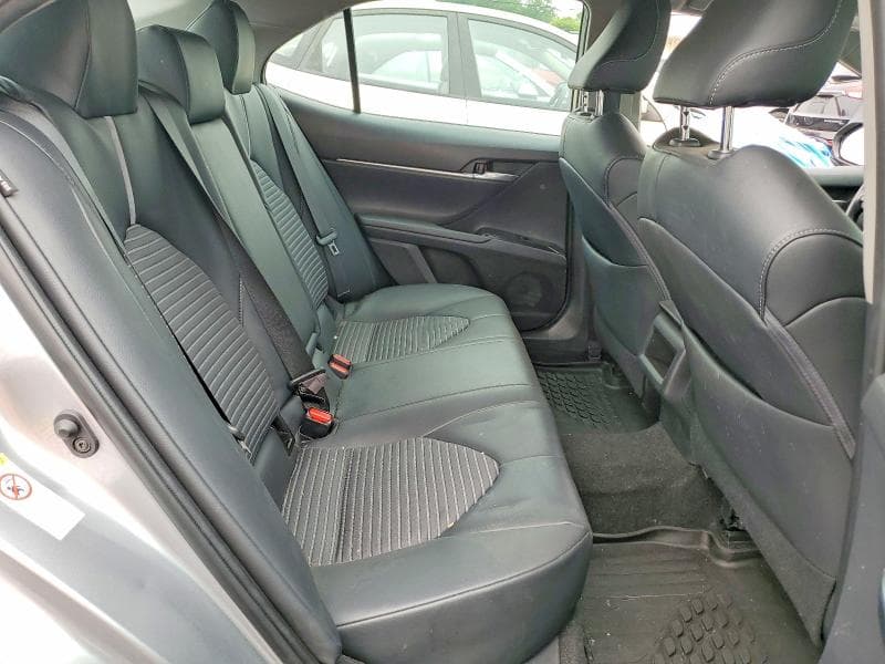 2018 TOYOTA CAMRY SE SE 10