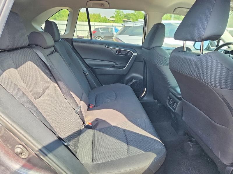 2020 TOYOTA RAV4 LE 11