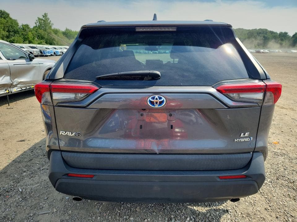 2020 TOYOTA RAV4 LE 6
