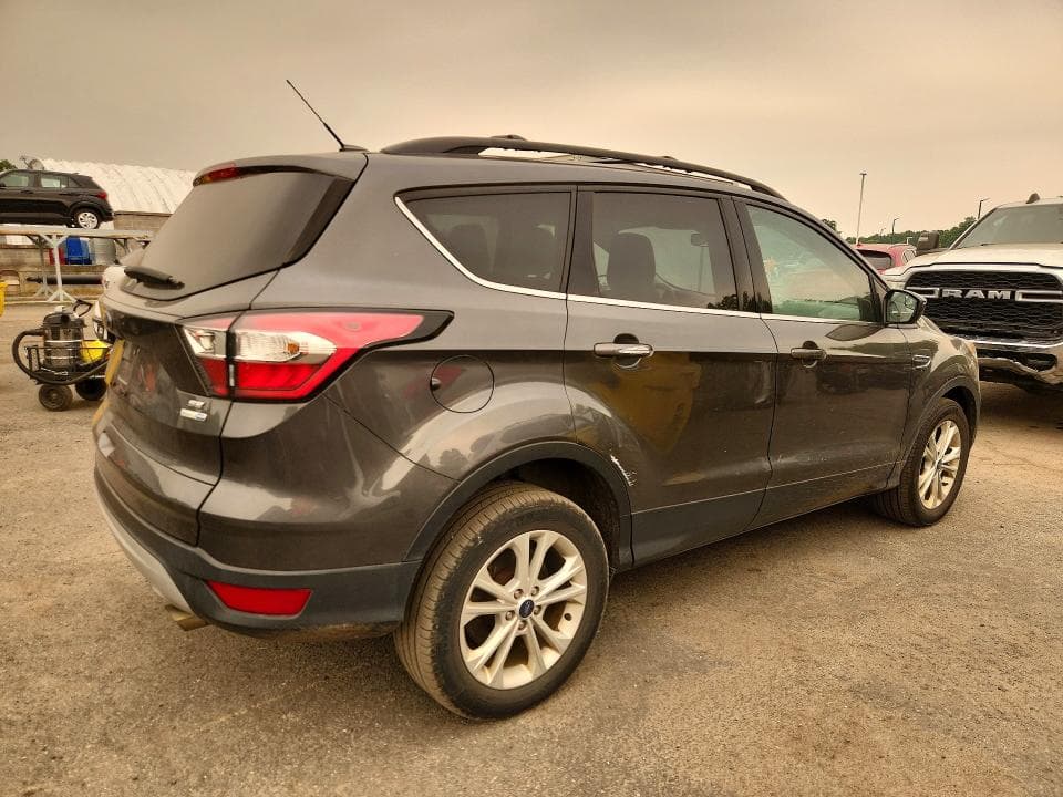 2018 FORD ESCAPE SE SE 3
