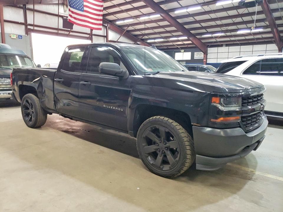 2017 CHEVROLET SILVERADO 4