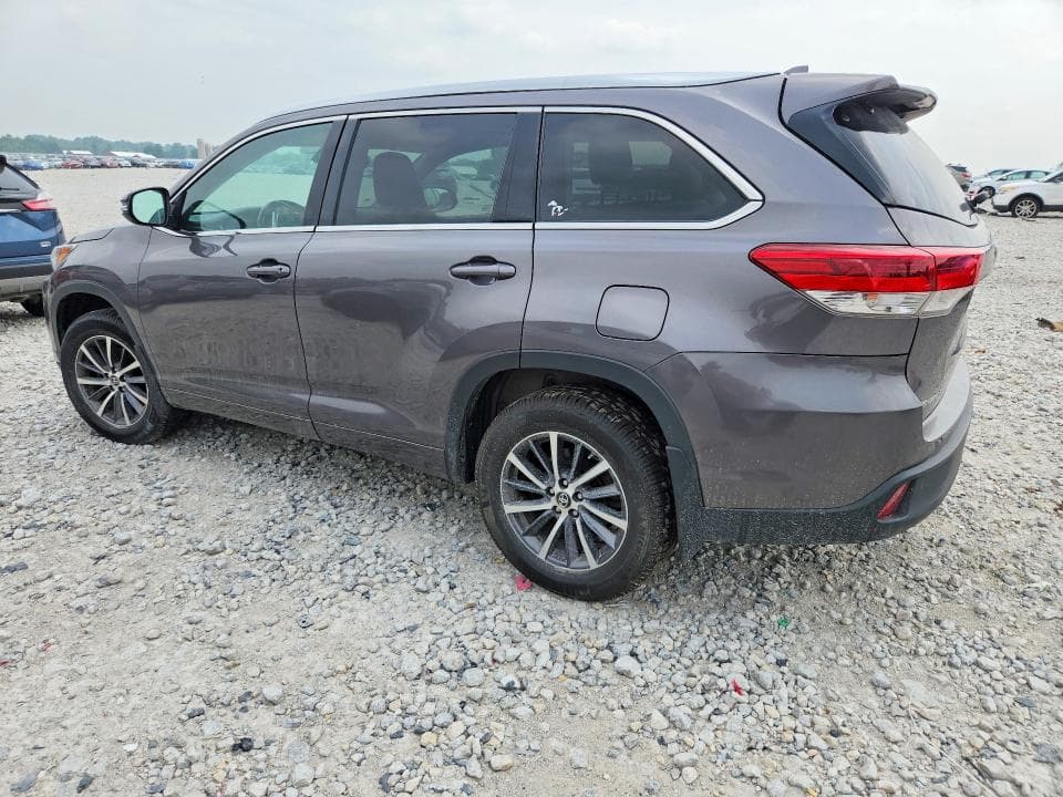 2017 TOYOTA HIGHLANDER XLE 2