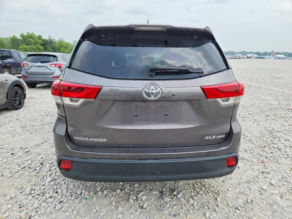 2017 TOYOTA HIGHLANDER XLE 6