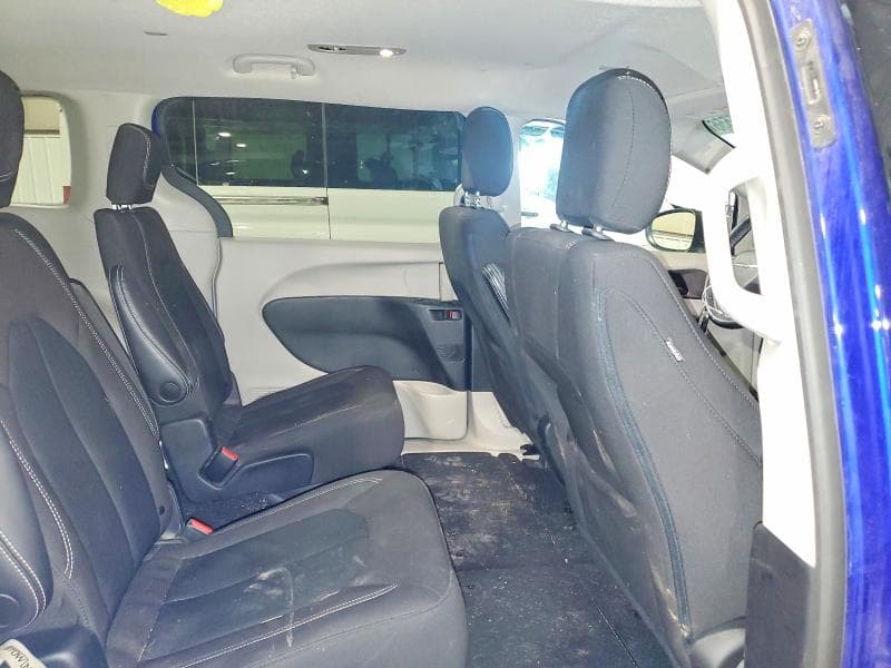2021 CHRYSLER VOYAGER LX 11