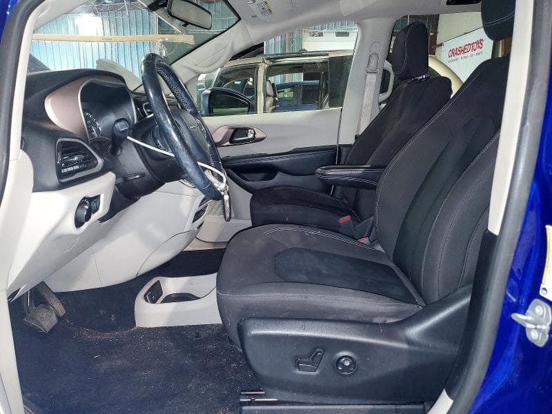 2021 CHRYSLER VOYAGER LX 7