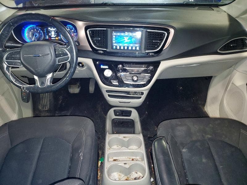2021 CHRYSLER VOYAGER LX 8
