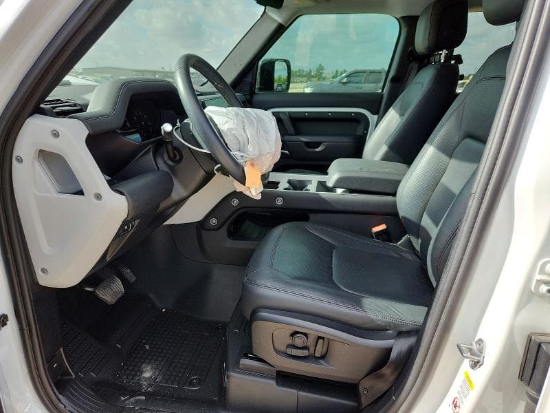 2025 LAND ROVER DEFENDER 110 S 7