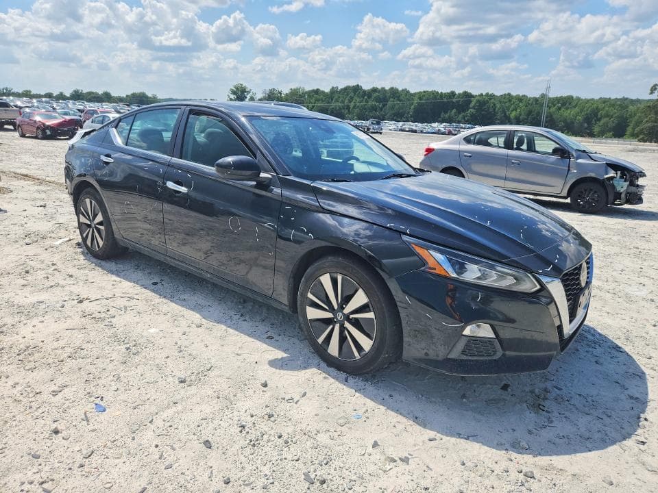 2021 NISSAN ALTIMA SV 4