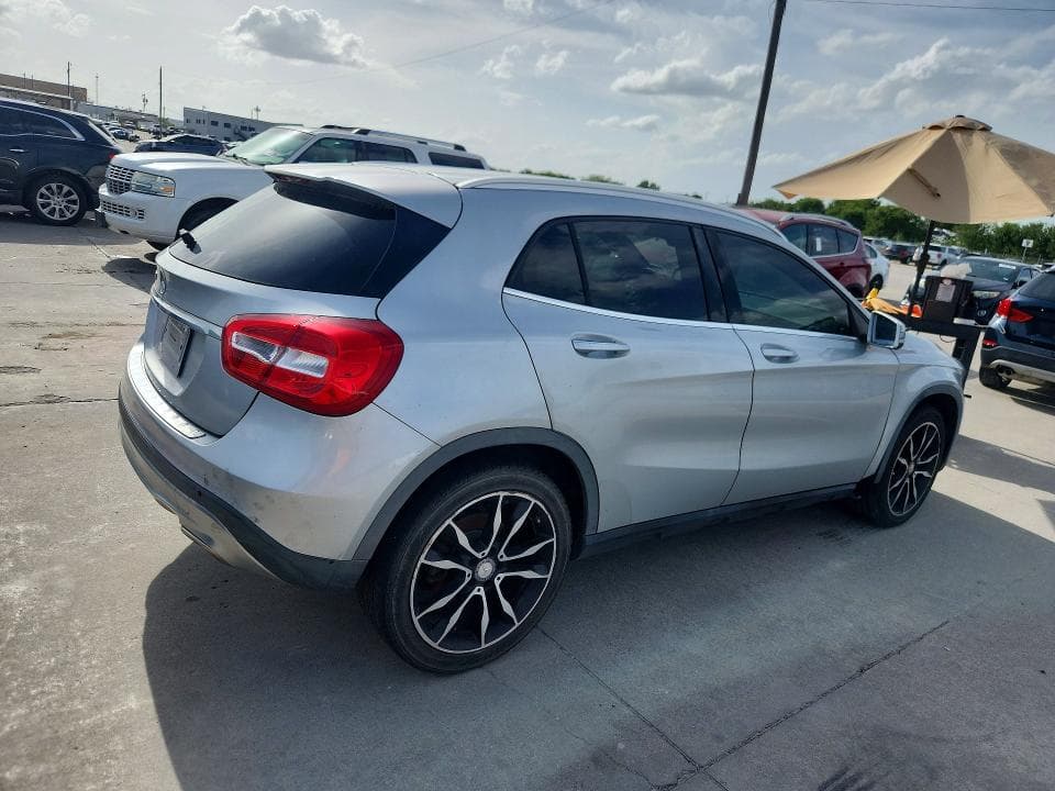 2017 MERCEDES-BENZ GLA 250 250 3