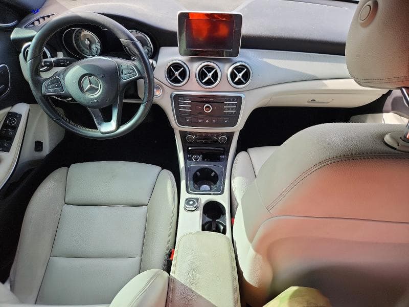 2017 MERCEDES-BENZ GLA 250 250 8