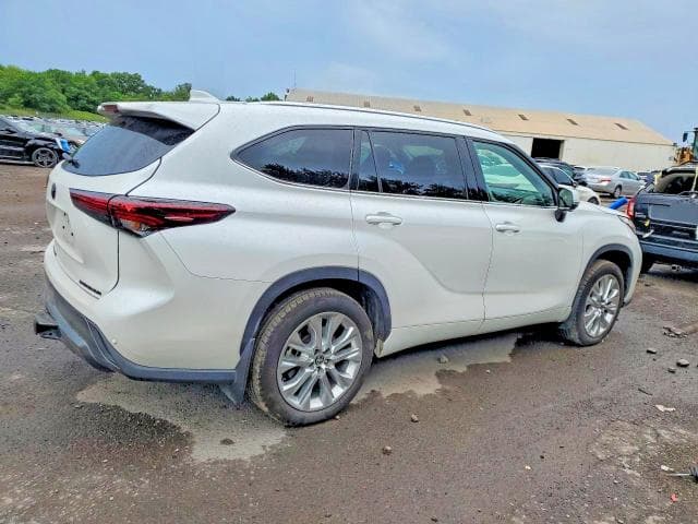 2026 TOYOTA HIGHLANDER LIMITED 3