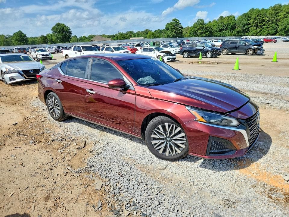 2023 NISSAN ALTIMA SV 4