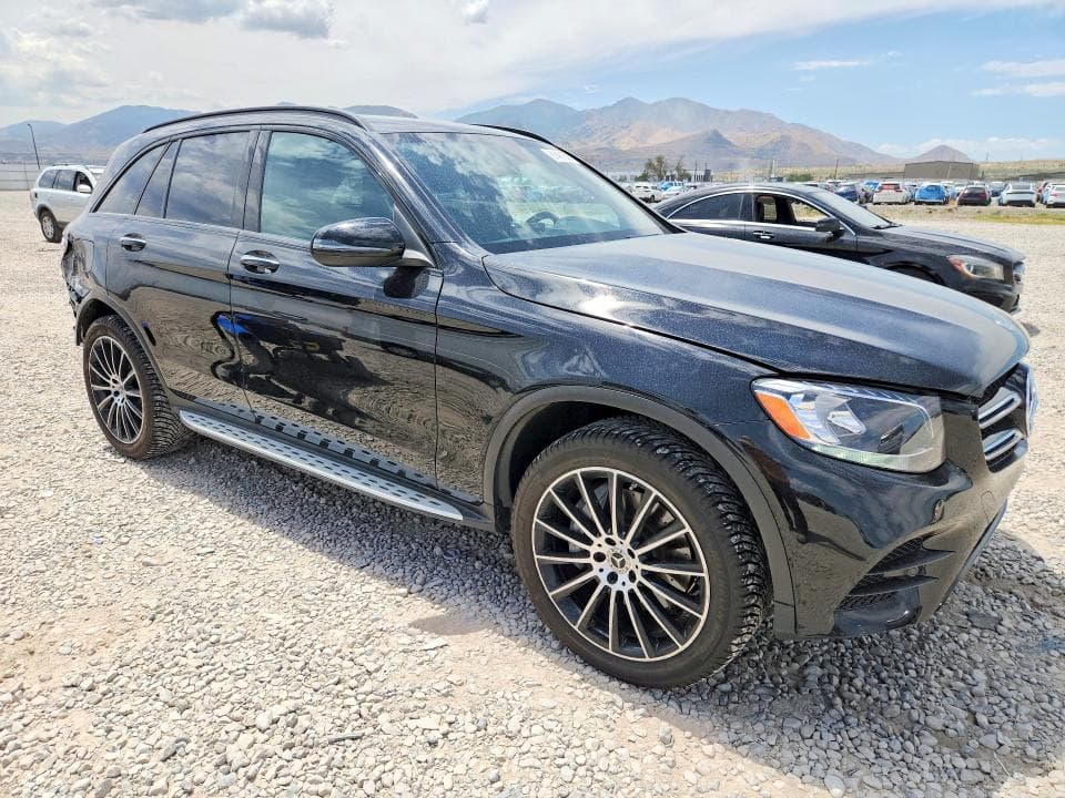2019 MERCEDES-BENZ GLC 300 4MATIC 4