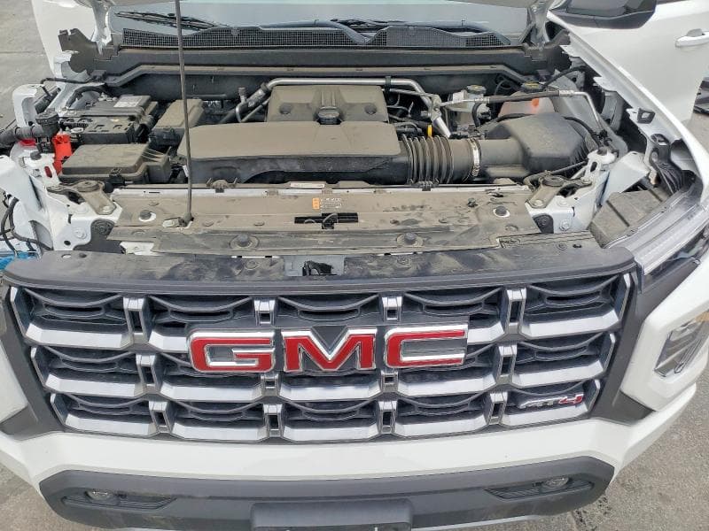2025 GMC CANYON AT4 11