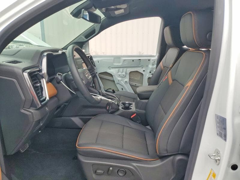 2025 GMC CANYON AT4 7