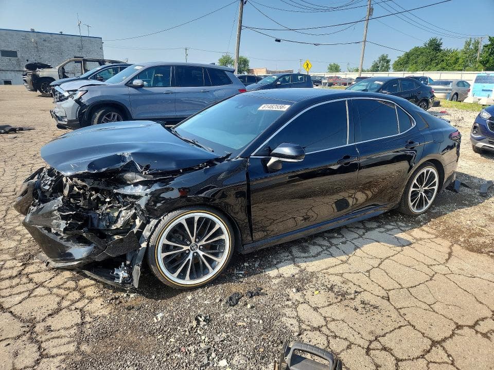 2018 TOYOTA CAMRY SE - 1