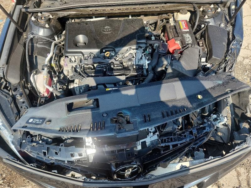 2018 TOYOTA CAMRY SE 11