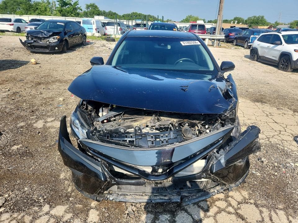 2018 TOYOTA CAMRY SE 5