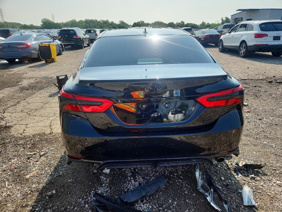 2018 TOYOTA CAMRY SE 6