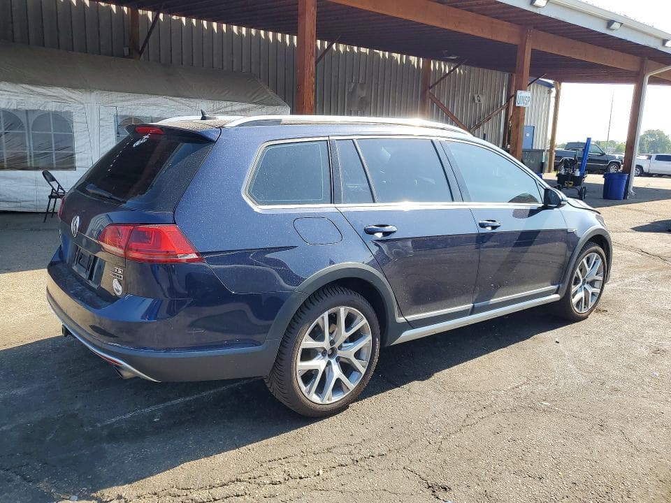 2017 VOLKSWAGEN GOLF ALLTRACK S 3