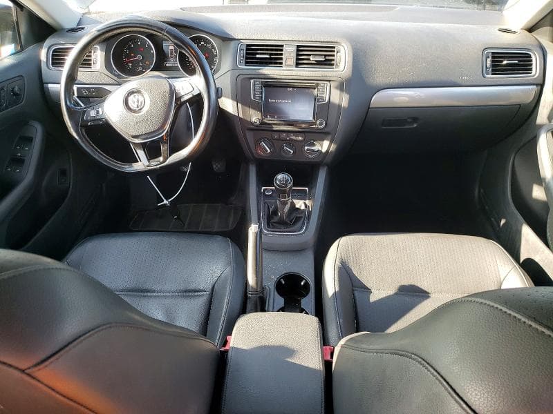 2017 VOLKSWAGEN JETTA SE SE 8