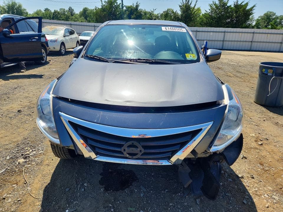 2019 NISSAN VERSA SV 5