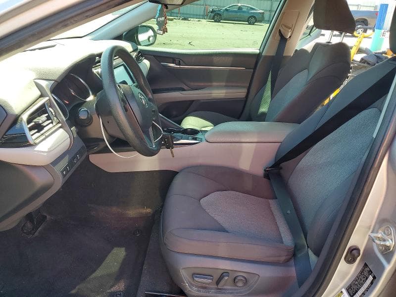 2020 TOYOTA CAMRY LE LE 8