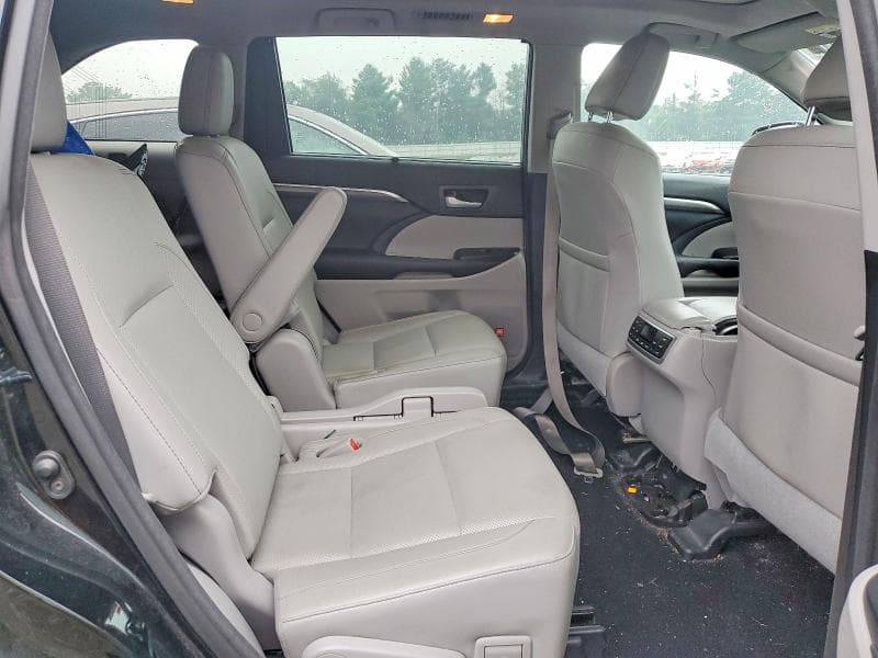2017 TOYOTA HIGHLANDER HYBRID LIMITED PLATINUM 10