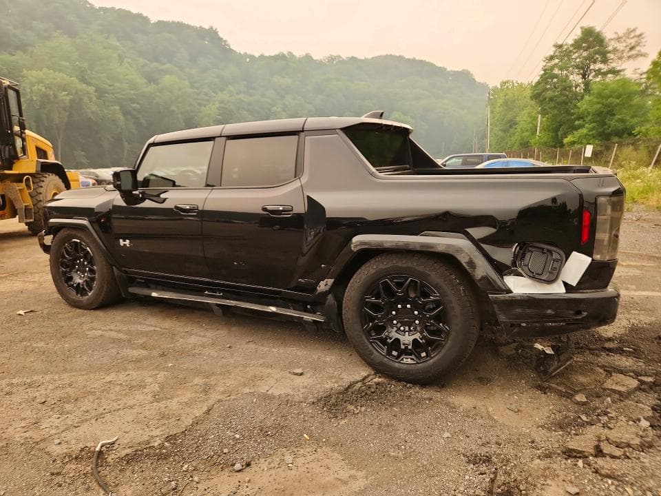 2025 GMC HUMMER PIC 2