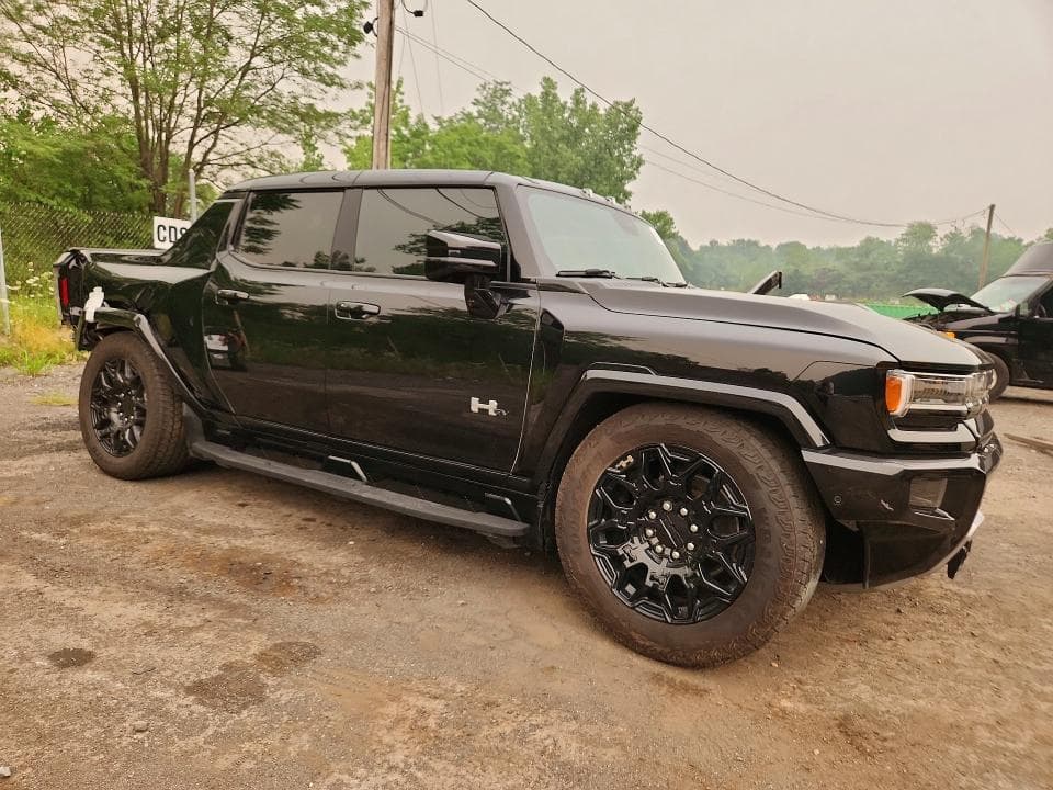 2025 GMC HUMMER PIC 4