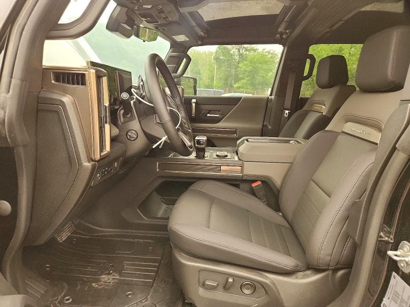2025 GMC HUMMER PIC 7