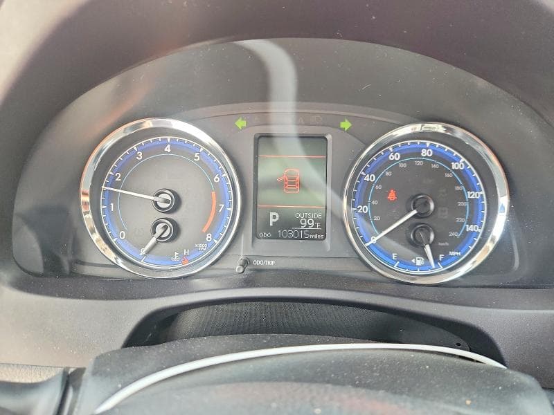2018 TOYOTA COROLLA LE 9