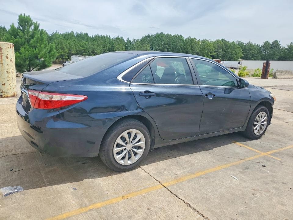 2017 TOYOTA CAMRY LE 3