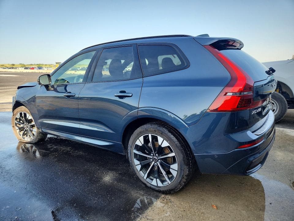 2026 VOLVO XC60 PLUS 2