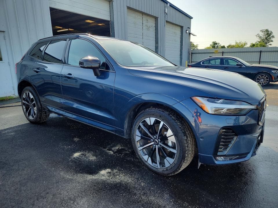 2026 VOLVO XC60 PLUS 4