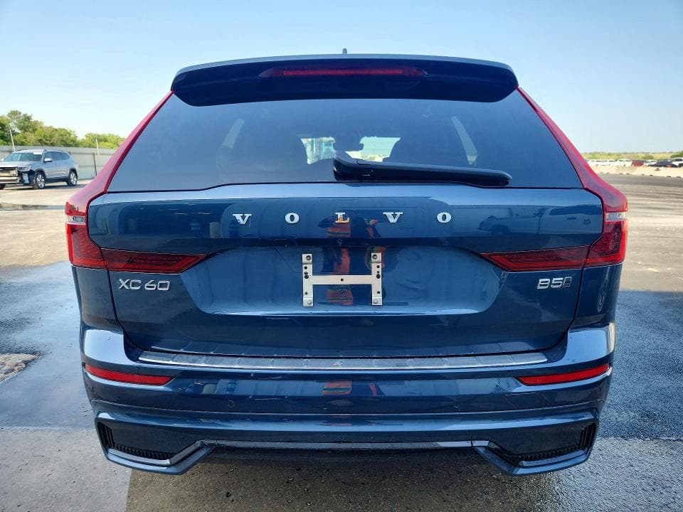 2026 VOLVO XC60 PLUS 6