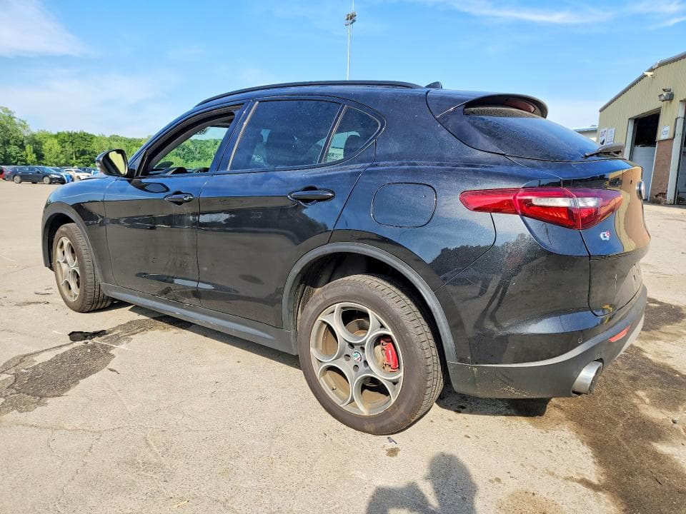 2018 ALFA ROMEO STELVIO SPORT 2