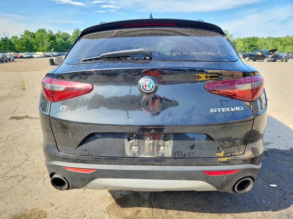 2018 ALFA ROMEO STELVIO SPORT 6