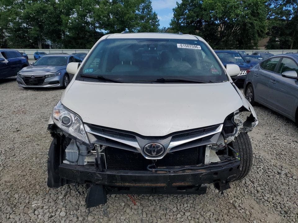 2018 TOYOTA SIENNA XLE 7-PASSENGER 5