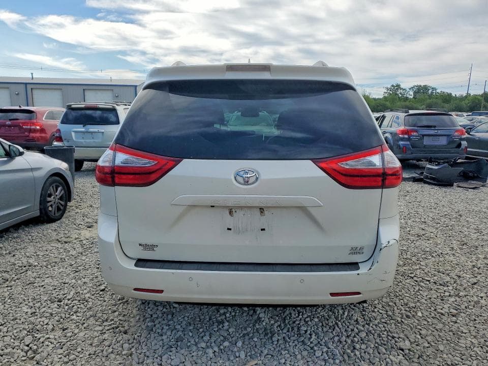 2018 TOYOTA SIENNA XLE 7-PASSENGER 6