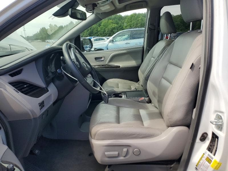 2018 TOYOTA SIENNA XLE 7-PASSENGER 7