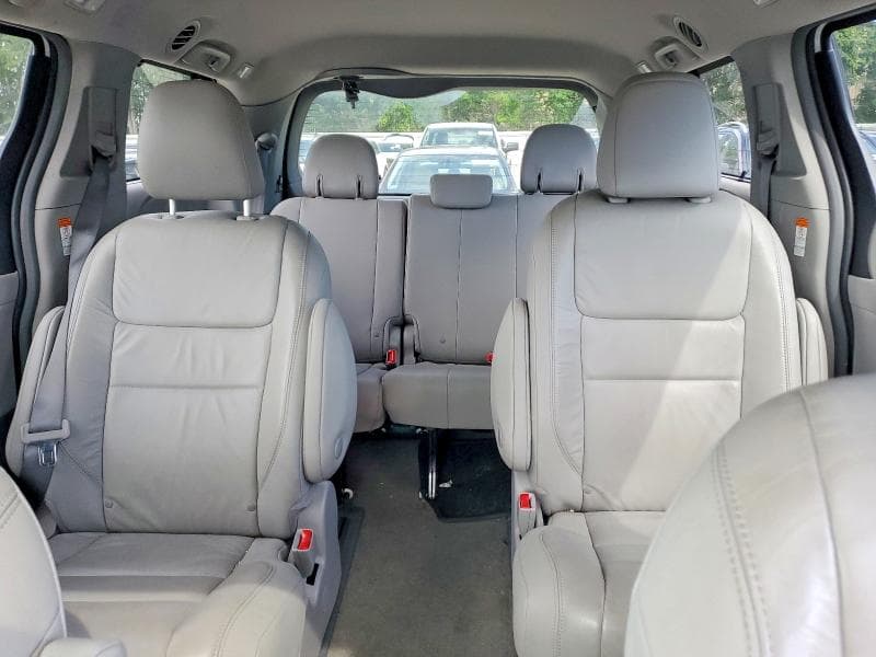 2018 TOYOTA SIENNA XLE 7-PASSENGER 10