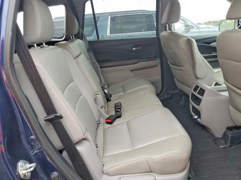 2017 HONDA PILOT TOURING 11
