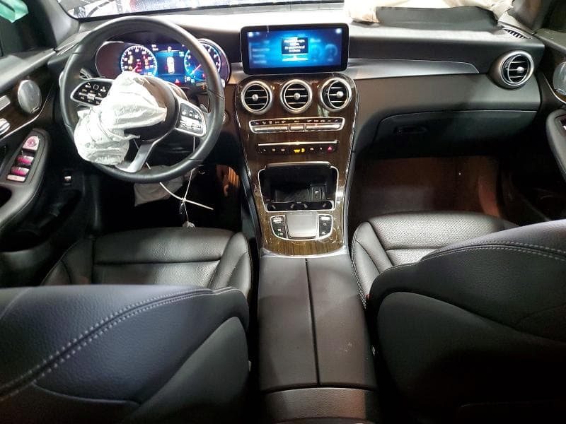 2020 MERCEDES-BENZ GLC 300 4MATIC 8