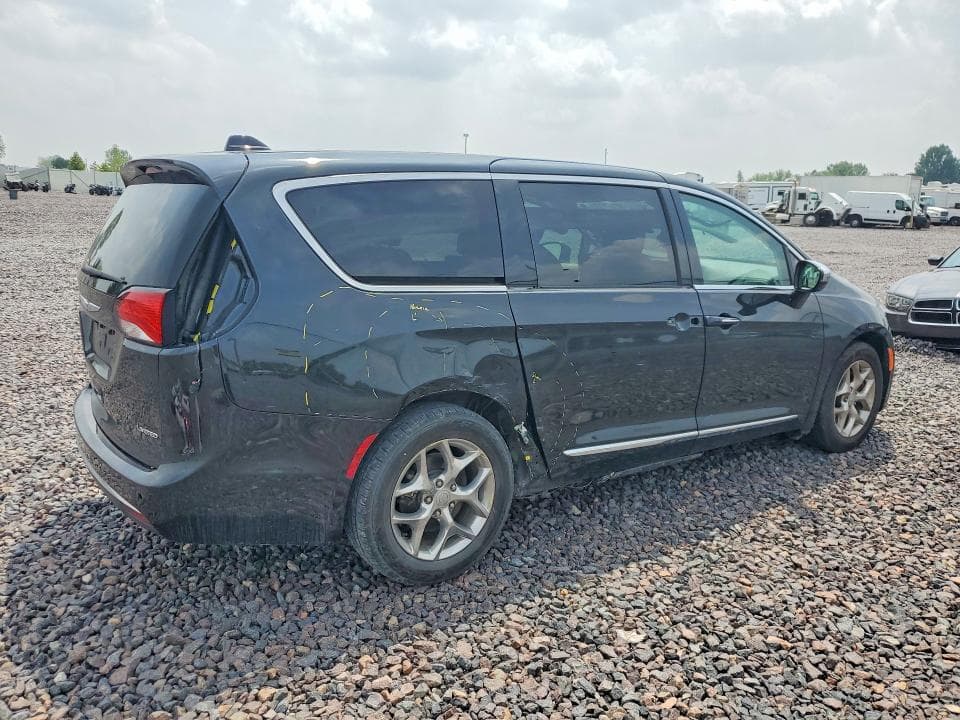 2018 CHRYSLER PACIFICA LIMITED 3