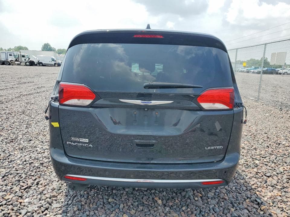 2018 CHRYSLER PACIFICA LIMITED 6