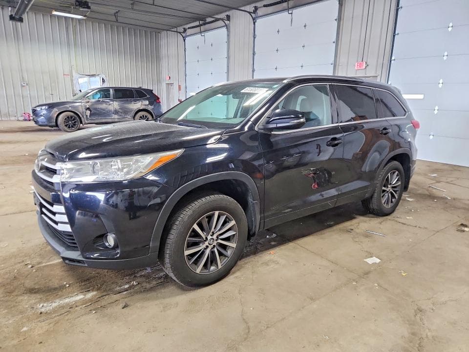 2017 TOYOTA HIGHLANDER XLE - 1