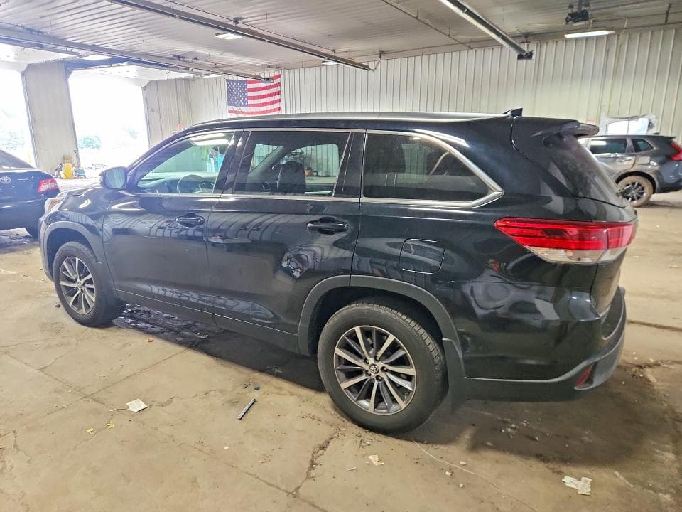 2017 TOYOTA HIGHLANDER XLE 2